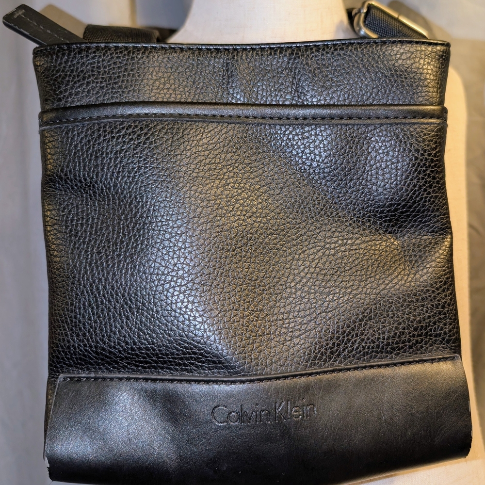 Calvin Klein Black Pebble Leather Textured Messenger Crossbody Bag Purse - Picture 7 of 14